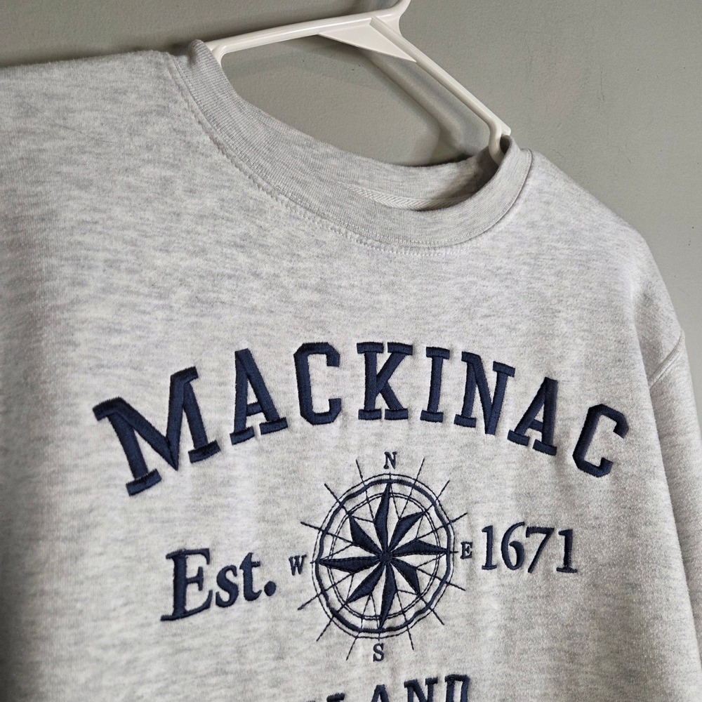 Valani Mackinac Island Michigan Sweatshirt Women Medium Gray Embroidered Compass